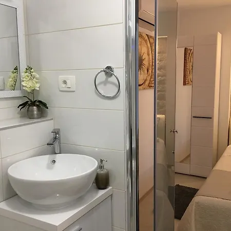 Gostinjska kuća And Paese