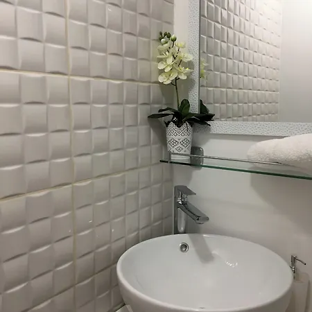 And Paese سبليت